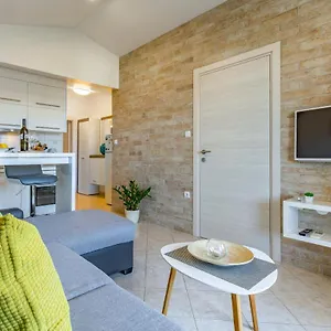  Apartment Denis 2